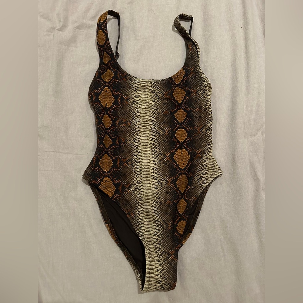 Nwt skims suit